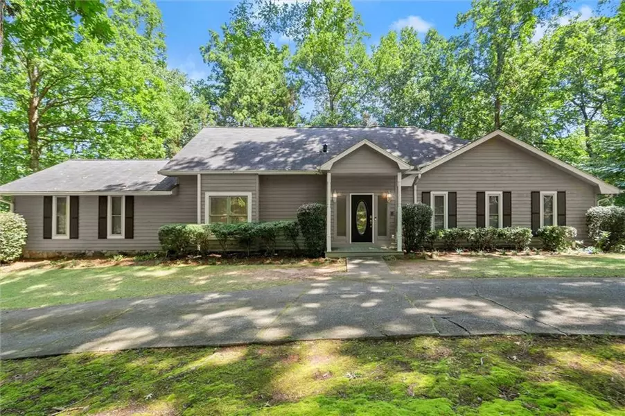 1865 Ledieu RD, Roswell, GA 30075