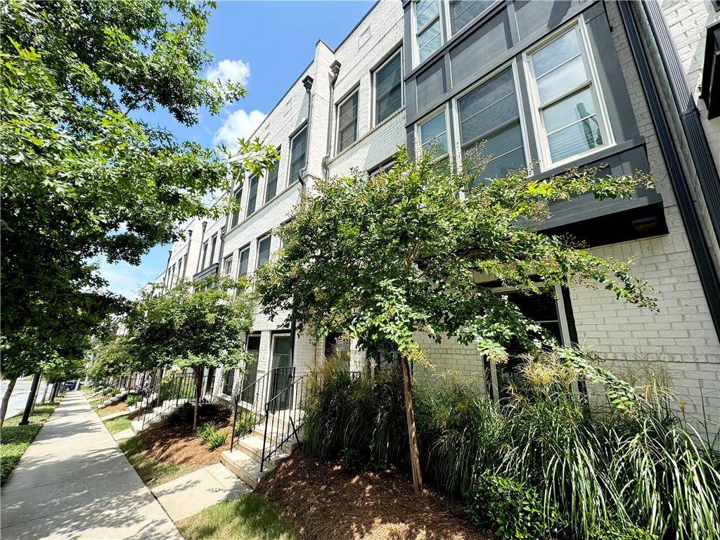 552 Ember LN NW, Atlanta, GA 30318