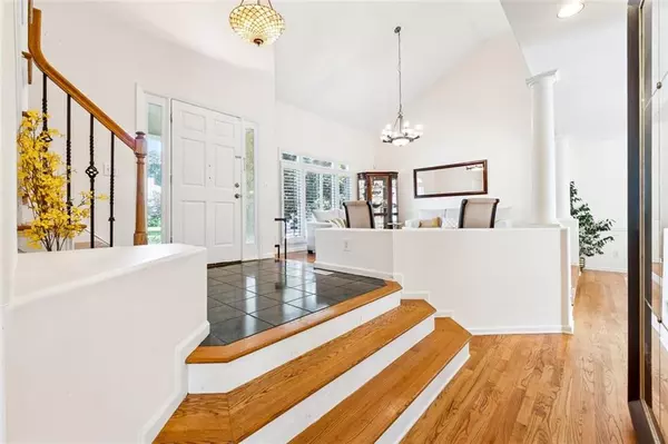 Marietta, GA 30067,16 ANCIENT OAK CT NE