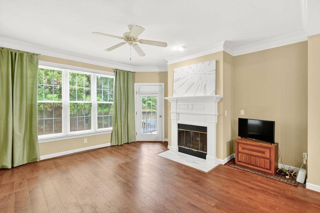 Dunwoody, GA 30338,221 Ashford CIR