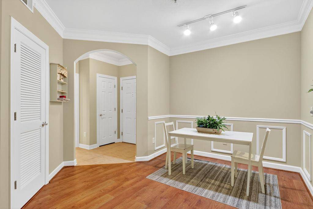 Dunwoody, GA 30338,221 Ashford CIR