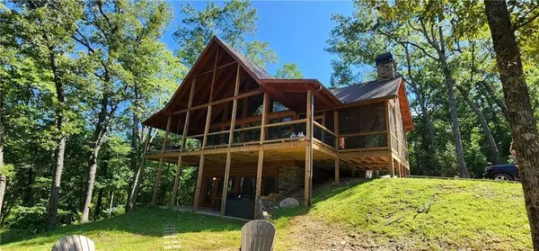 Mineral Bluff, GA 30559,101 HOTHOUSE DR