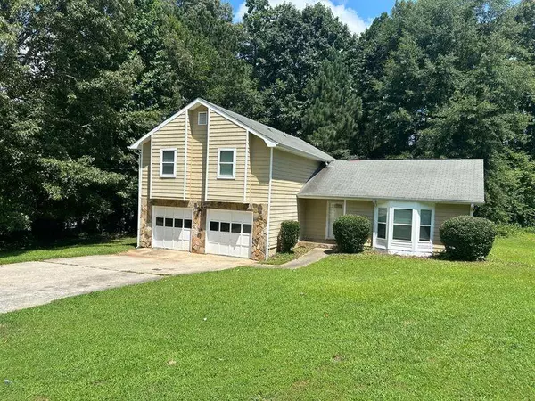 4586 High Gate LN, Lithonia, GA 30038