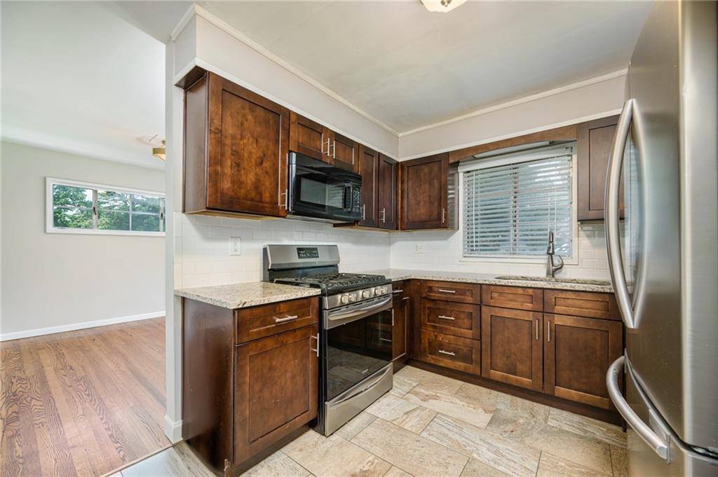 Atlanta, GA 30342,4293 Rickenbacker WAY NE