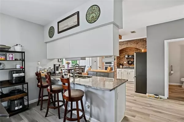 Alpharetta, GA 30022,425 Serrant CT
