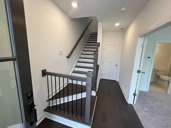 Cumming, GA 30040,627 Silva ST #127