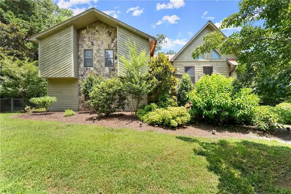 Dahlonega, GA 30533,735 Calhoun RD