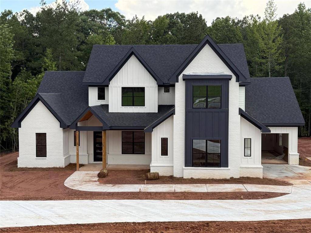 121 Forest Berry Ct, Newnan, GA 30265