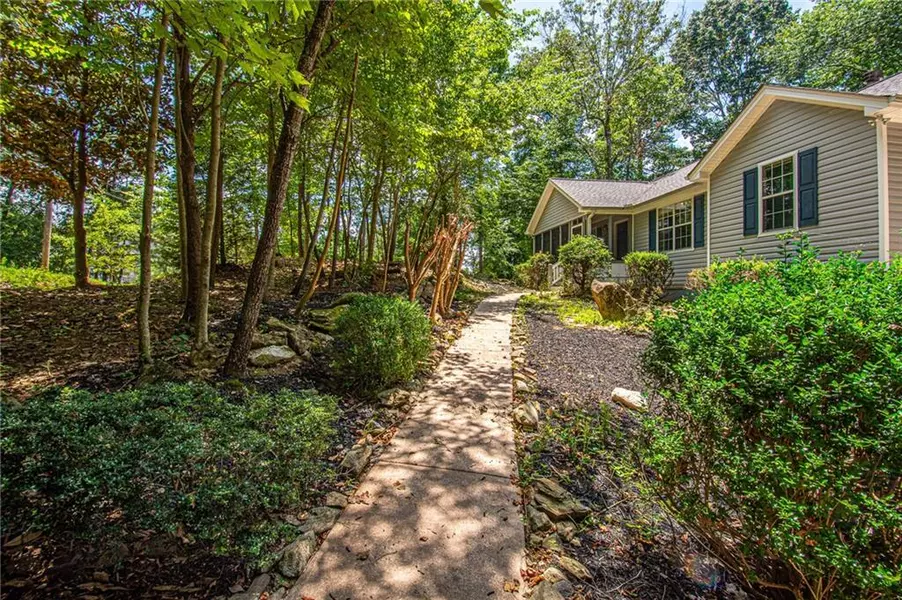 426 Mill Cove DR, Dahlonega, GA 30533
