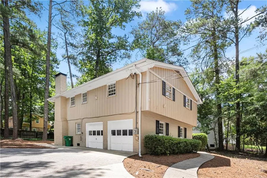4695 N Peachtree RD, Dunwoody, GA 30338