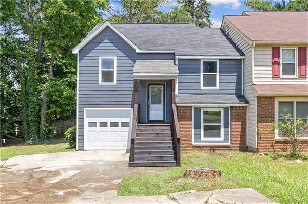 8035 S Bay Ct, Riverdale, GA 30274