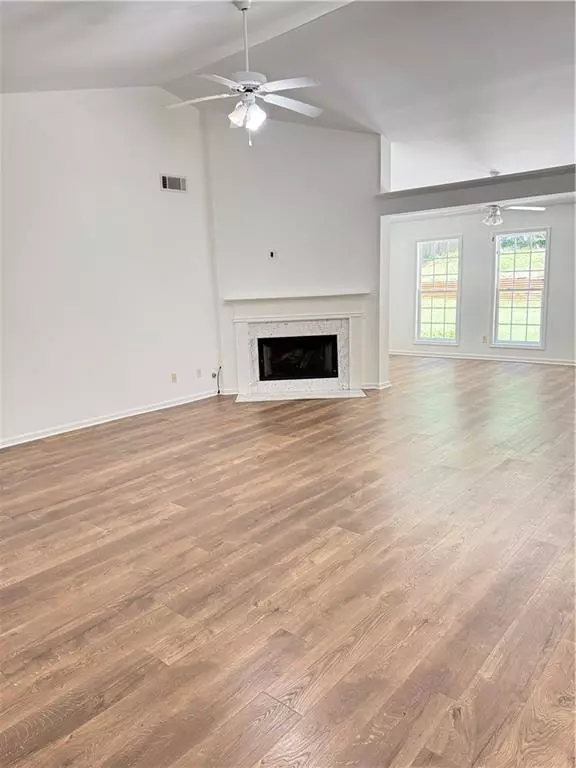 Hoschton, GA 30548,1925 E Bay ST