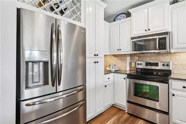 Atlanta, GA 30309,2277 Peachtree RD NE #407