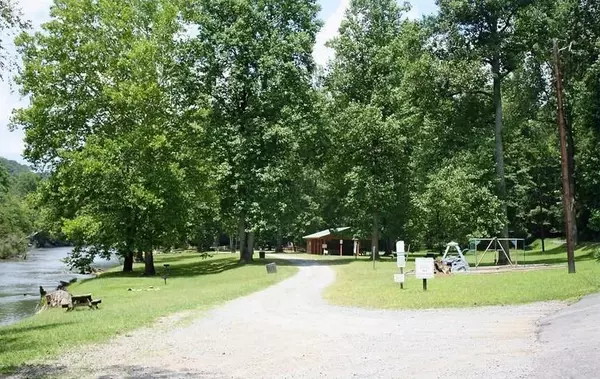 East Ellijay, GA 30540,3190 Newport DR