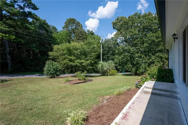 Calhoun, GA 30701,111 Nike DR