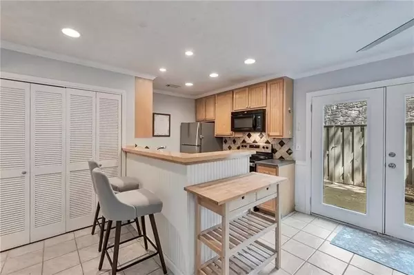 Atlanta, GA 30327,8 Arpege WAY NW