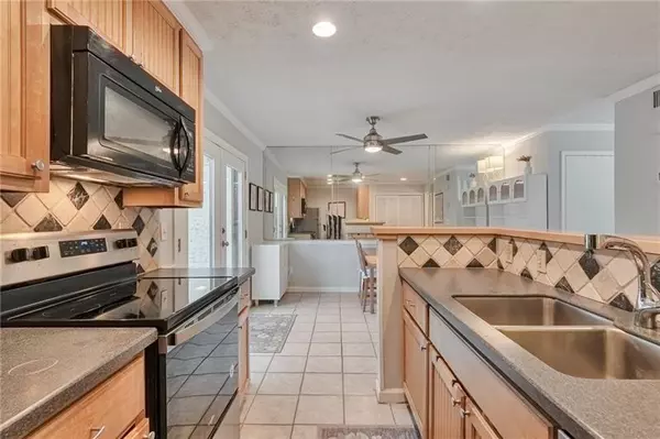 Atlanta, GA 30327,8 Arpege WAY NW