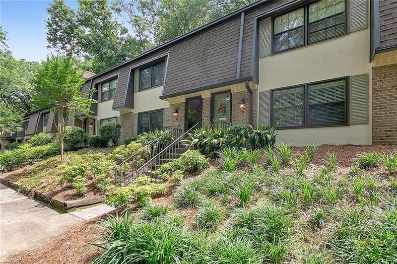 8 Arpege WAY NW, Atlanta, GA 30327
