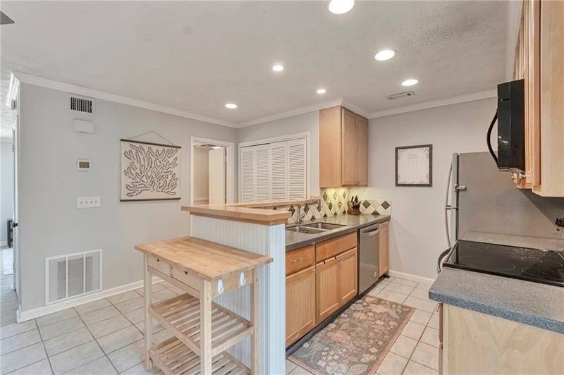 Atlanta, GA 30327,8 Arpege WAY NW