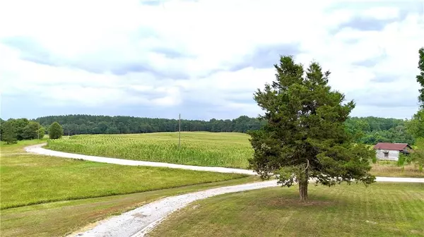 Commerce, GA 30530,235 Cain RD