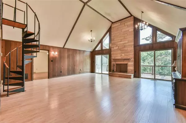 935 Powderbag Creek RD, Hartwell, GA 30643