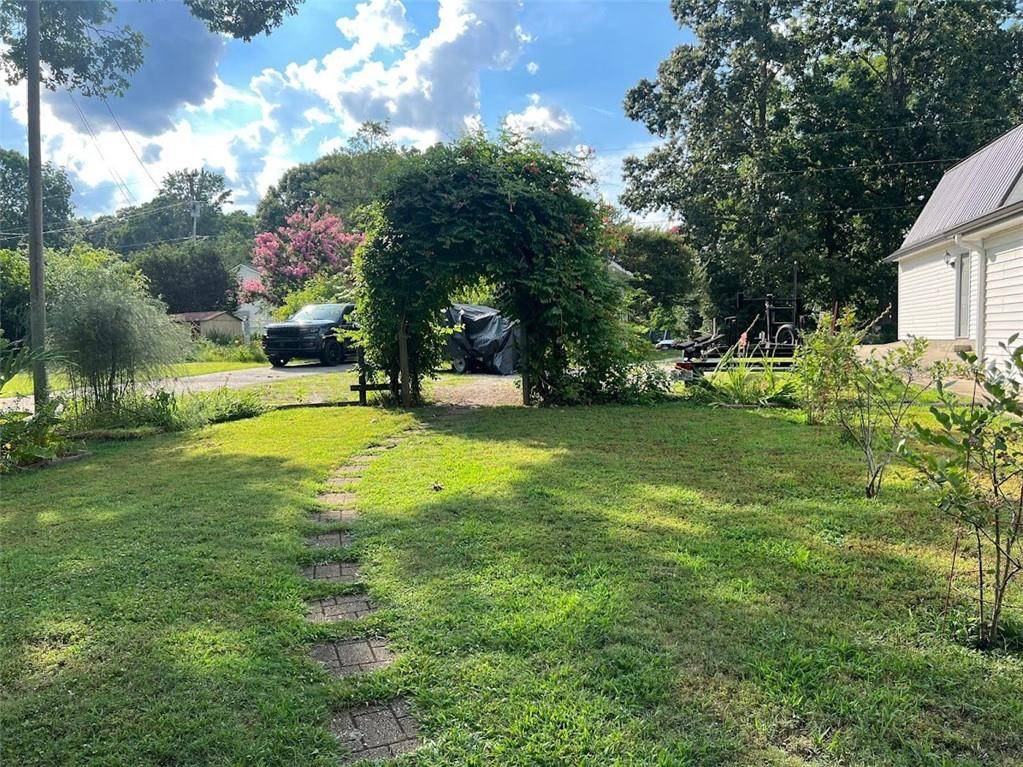 Jackson, GA 30233,230 ARROW POINT RD