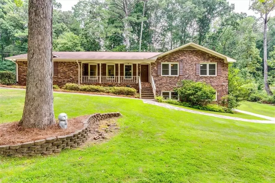 1398 Branchwood DR, Snellville, GA 30078