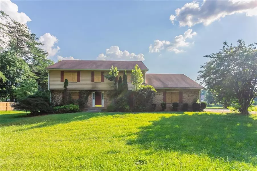 405 Fairfield CIR, Fayetteville, GA 30214