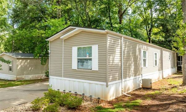 5581 Poplar PL, Buford, GA 30518