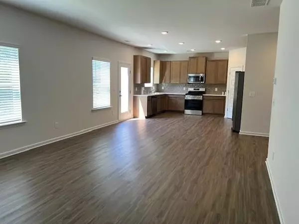 Dallas, GA 30132,409 Deven DR