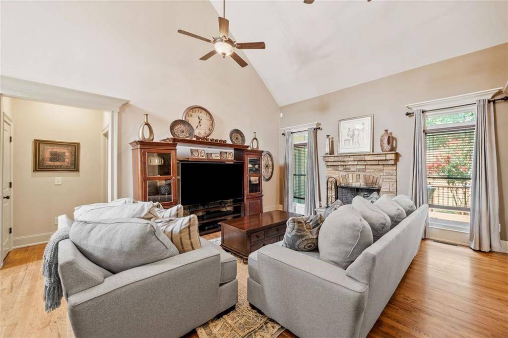 Canton, GA 30115,412 Kings Point DR
