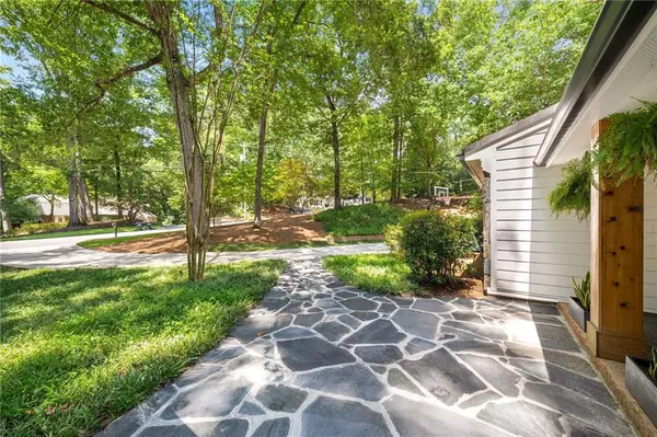 Sandy Springs, GA 30350,8940 Huntcliff TRCE