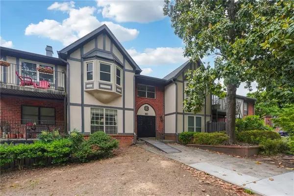 Atlanta, GA 30328,6851 Roswell RD #E1