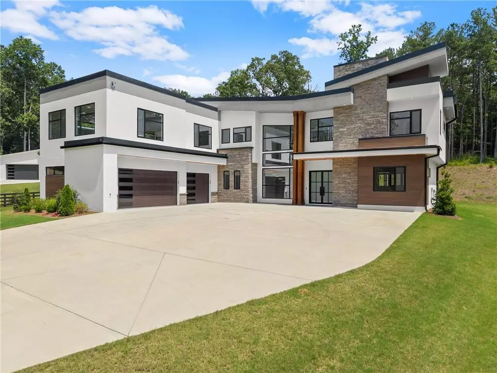 Hoschton, GA 30548,1678 Thomas DR