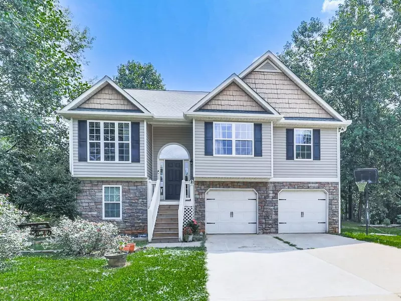 96 Moorings RUN, Jasper, GA 30143