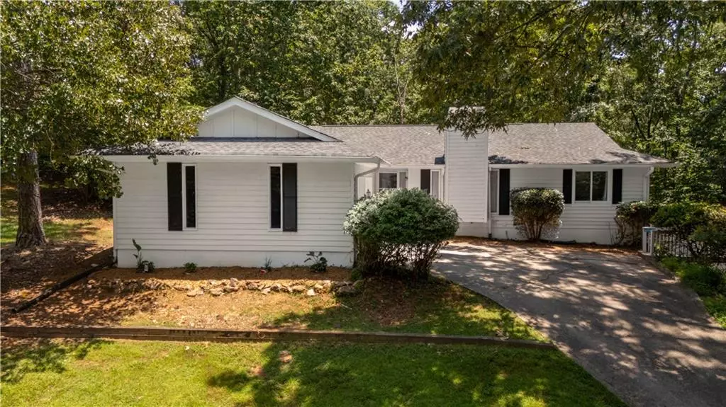 559 Honeysuckle RD, Gainesville, GA 30501