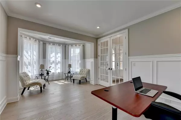 Alpharetta, GA 30004,516 Founders DR E