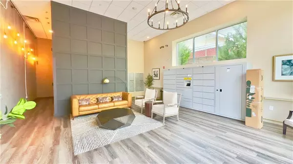 Atlanta, GA 30308,525 Parkway DR NE #213