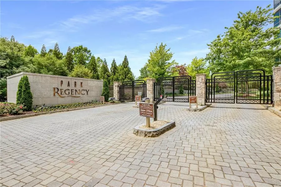 700 Park Regency PL NE #2201, Atlanta, GA 30326