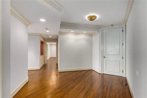 Atlanta, GA 30305,2660 Peachtree RD NW #20D