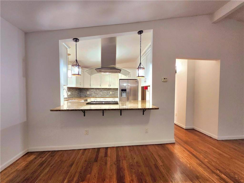 Atlanta, GA 30324,2089 Lenox RD