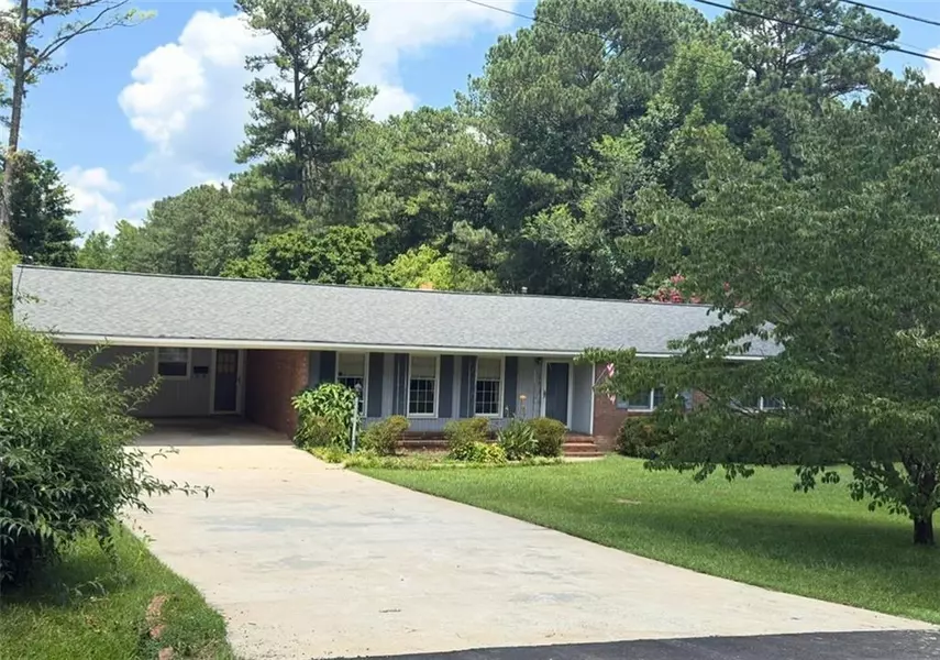 182 Robinhood DR, Newnan, GA 30263