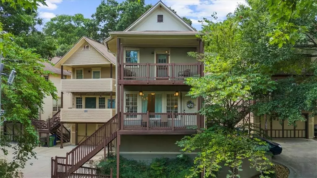 1071 Davis CIR NW #R, Atlanta, GA 30318