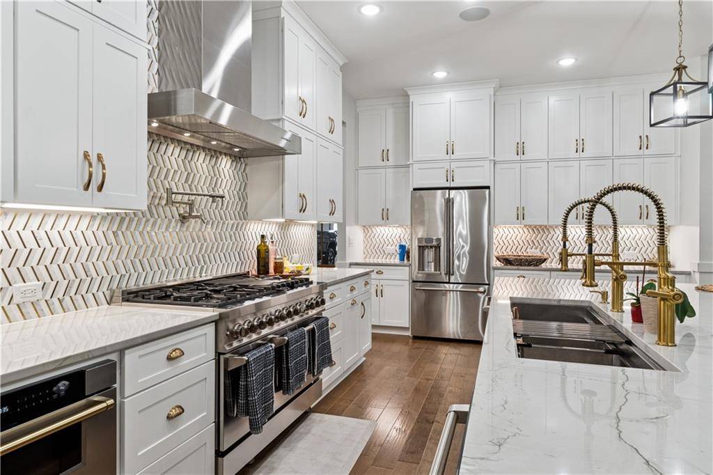 4611 Clarks Bridge RD, Gainesville, GA 30506