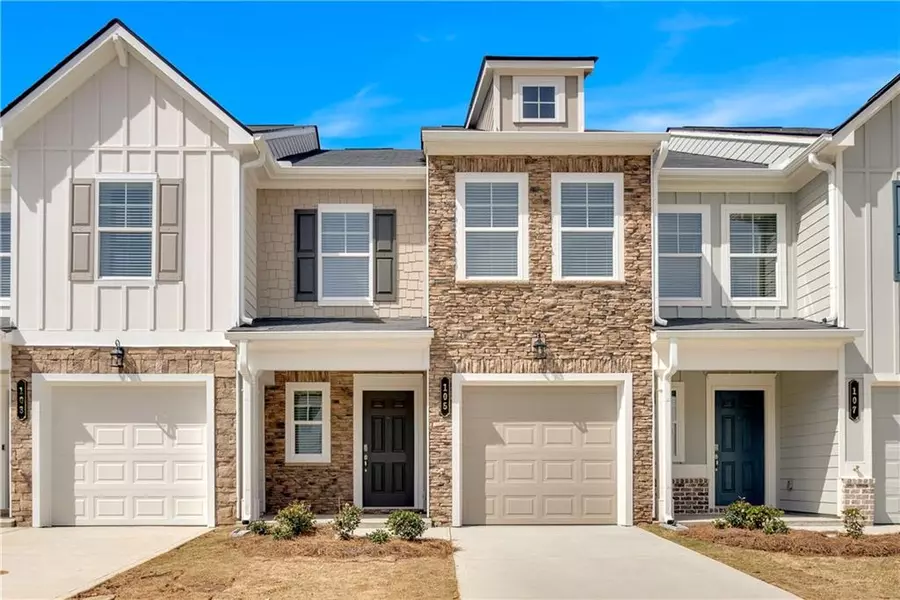 105 Village Green DR, Adairsville, GA 30103