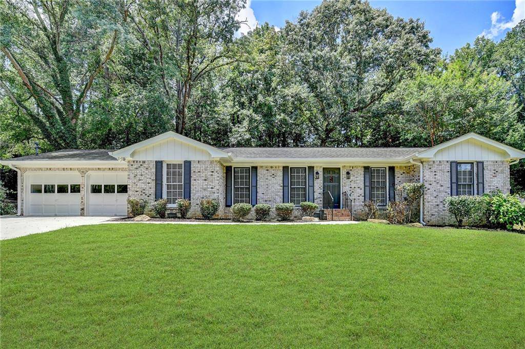 537 Rollingwood DR, Stone Mountain, GA 30087