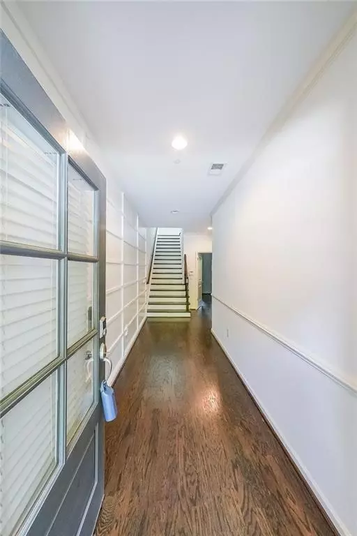 Atlanta, GA 30328,915 Dumaine TRCE
