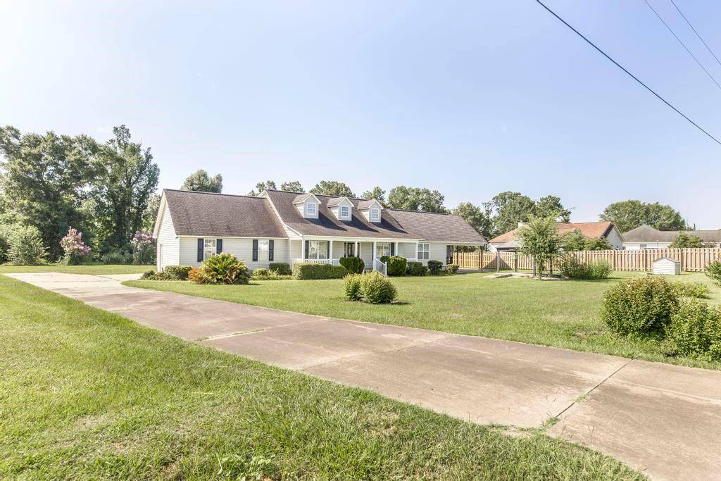 1940 Barrington DR, Dublin, GA 31021
