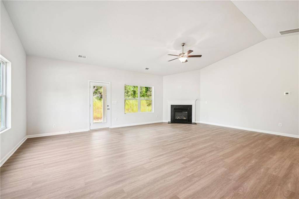 Loganville, GA 30052,1471 Stephens View DR