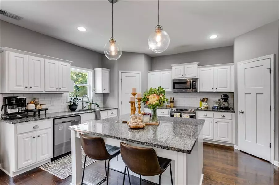 408 Reagan DR, Temple, GA 30179